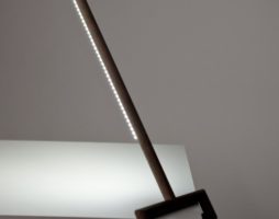 Lampe d'angle au design élégant