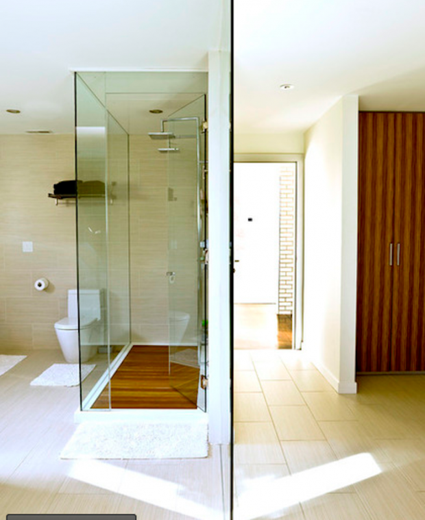 Wood flooring sa banyo 5