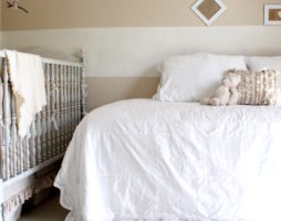 Design d'intérieur de chambre à coucher avec lit bébé