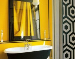 le jaune dans la déco de la salle de bain