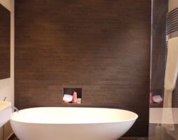 Salle de bain marron : ambiance cosy