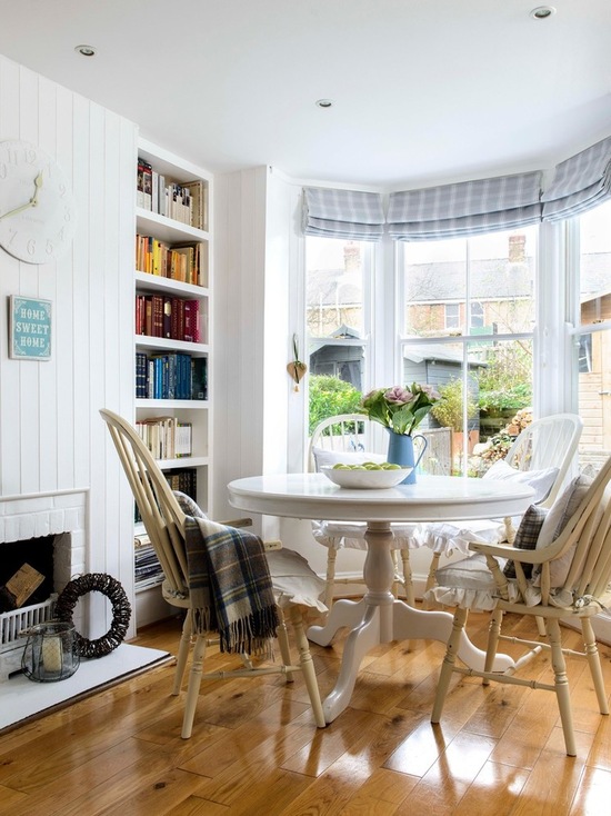 Dining room sa bay window