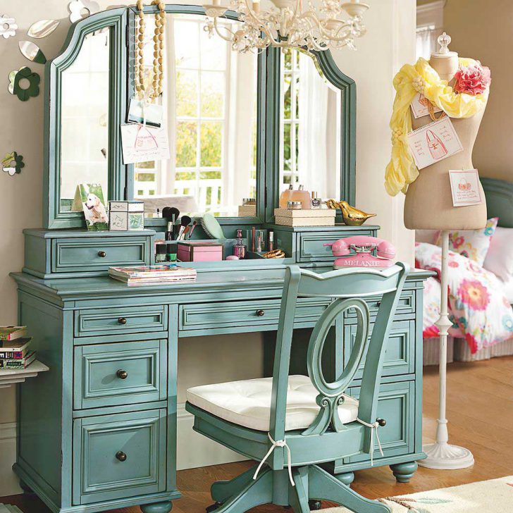 dressing table sa kwarto,