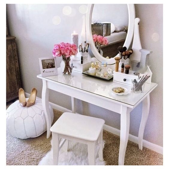 dressing table sa kwarto,