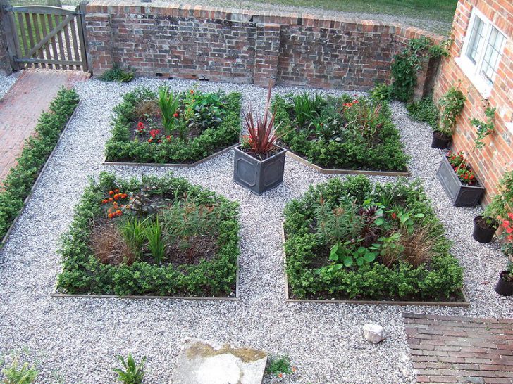 do-it-yourself front garden