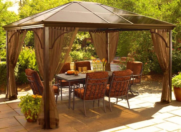 do-it-yourself gazebo na may barbecue