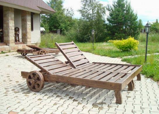 Chaise lounge at deck chair para sa summer cottage