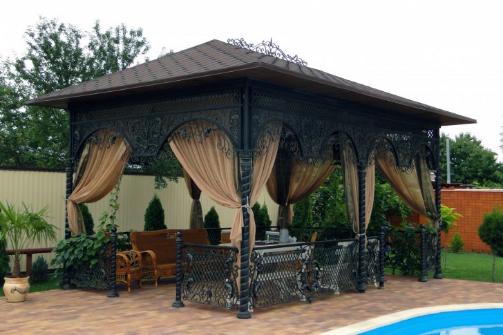 do-it-yourself gazebo na may barbecue