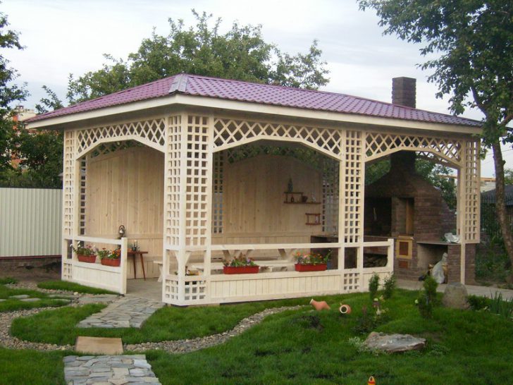 do-it-yourself gazebo na may barbecue