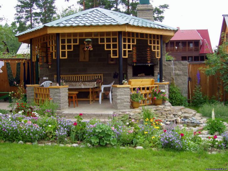 do-it-yourself gazebo na may barbecue