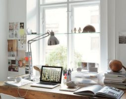 Lampe de table pour un étudiant