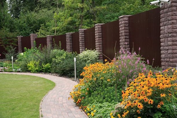 corrugated board fences