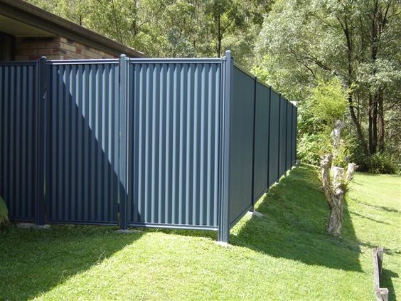 corrugated board fences