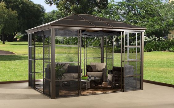 gazebo para sa mga cottage ng tag-init na gawa sa polycarbonate