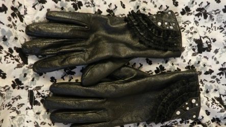 Comment beau décorer des gants en cuir?