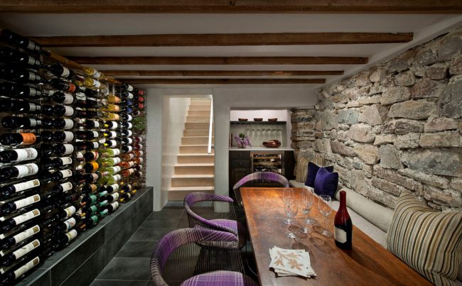 cave à vin à l'intérieur