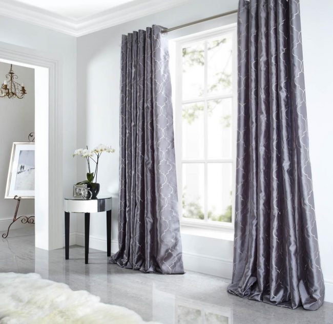 do-it-yourself eyelet curtains