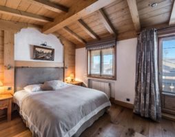 Confort maximal dans une chambre rustique