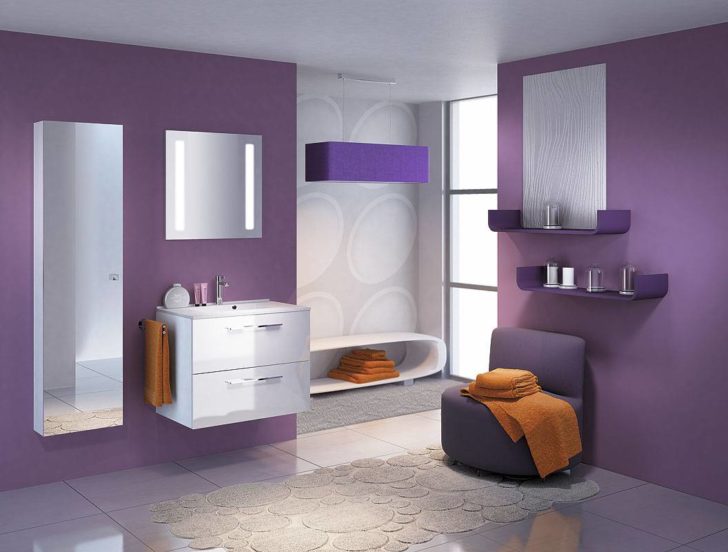 lilac na wallpaper sa interior