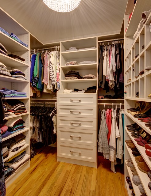 mga disenyo ng wardrobe room