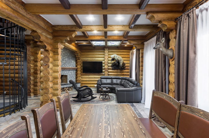 salon dans une maison en bois